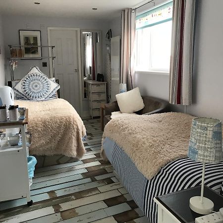 Lighthouse Guest House 惠特利湾 外观 照片