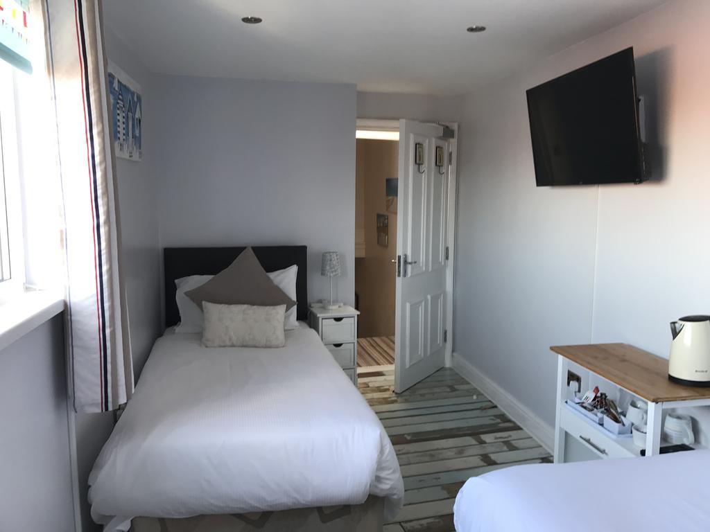 Lighthouse Guest House 惠特利湾 外观 照片