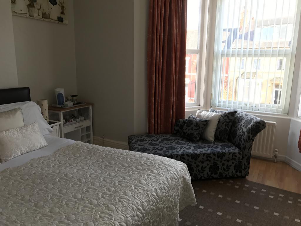 Lighthouse Guest House 惠特利湾 外观 照片
