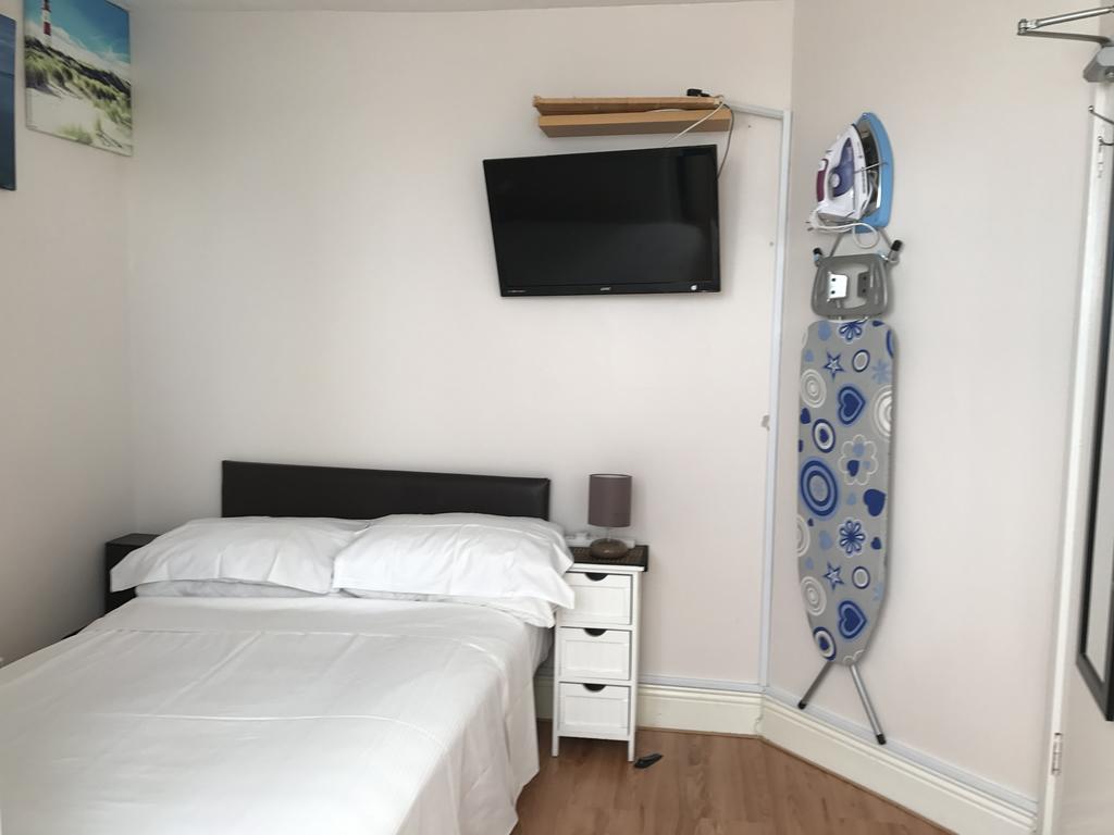 Lighthouse Guest House 惠特利湾 外观 照片