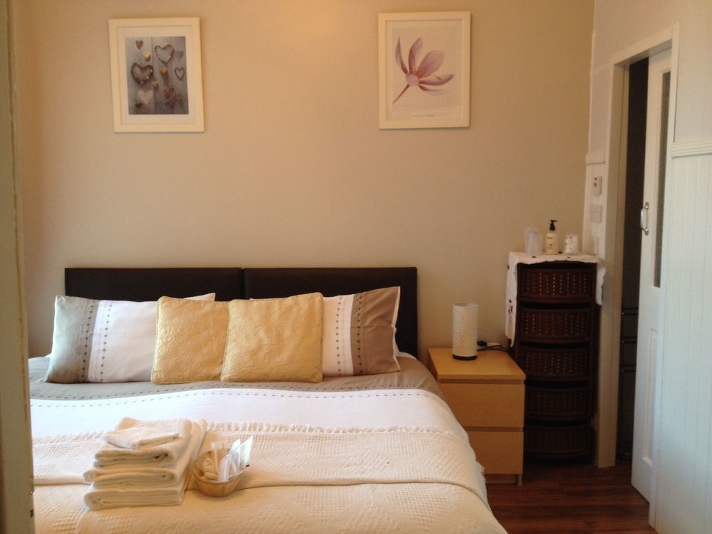 Lighthouse Guest House 惠特利湾 外观 照片