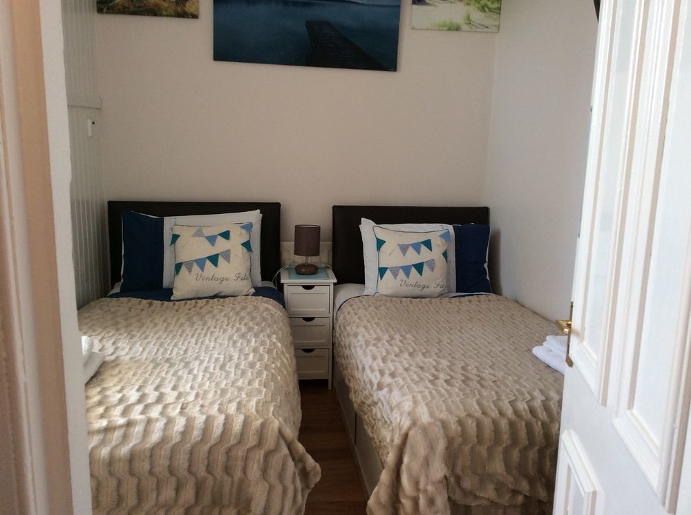 Lighthouse Guest House 惠特利湾 外观 照片