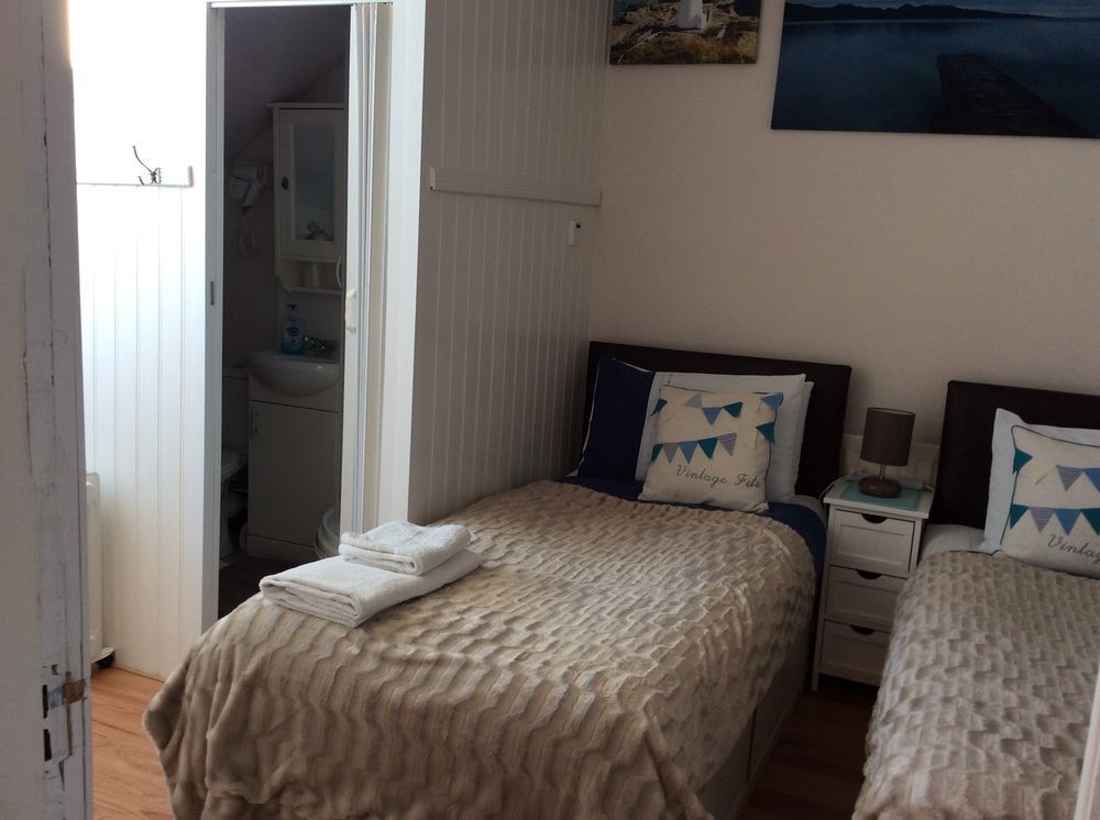 Lighthouse Guest House 惠特利湾 外观 照片