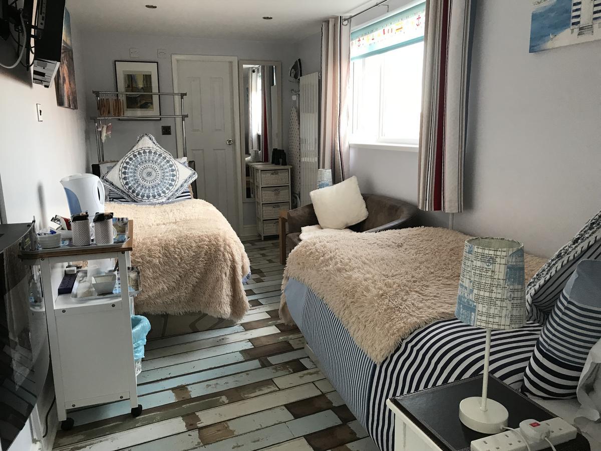 Lighthouse Guest House 惠特利湾 外观 照片