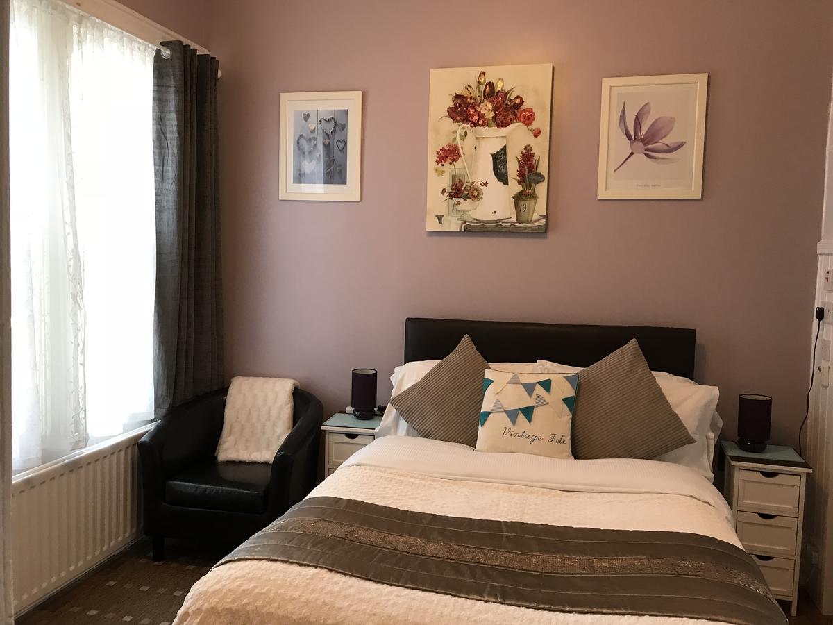 Lighthouse Guest House 惠特利湾 外观 照片