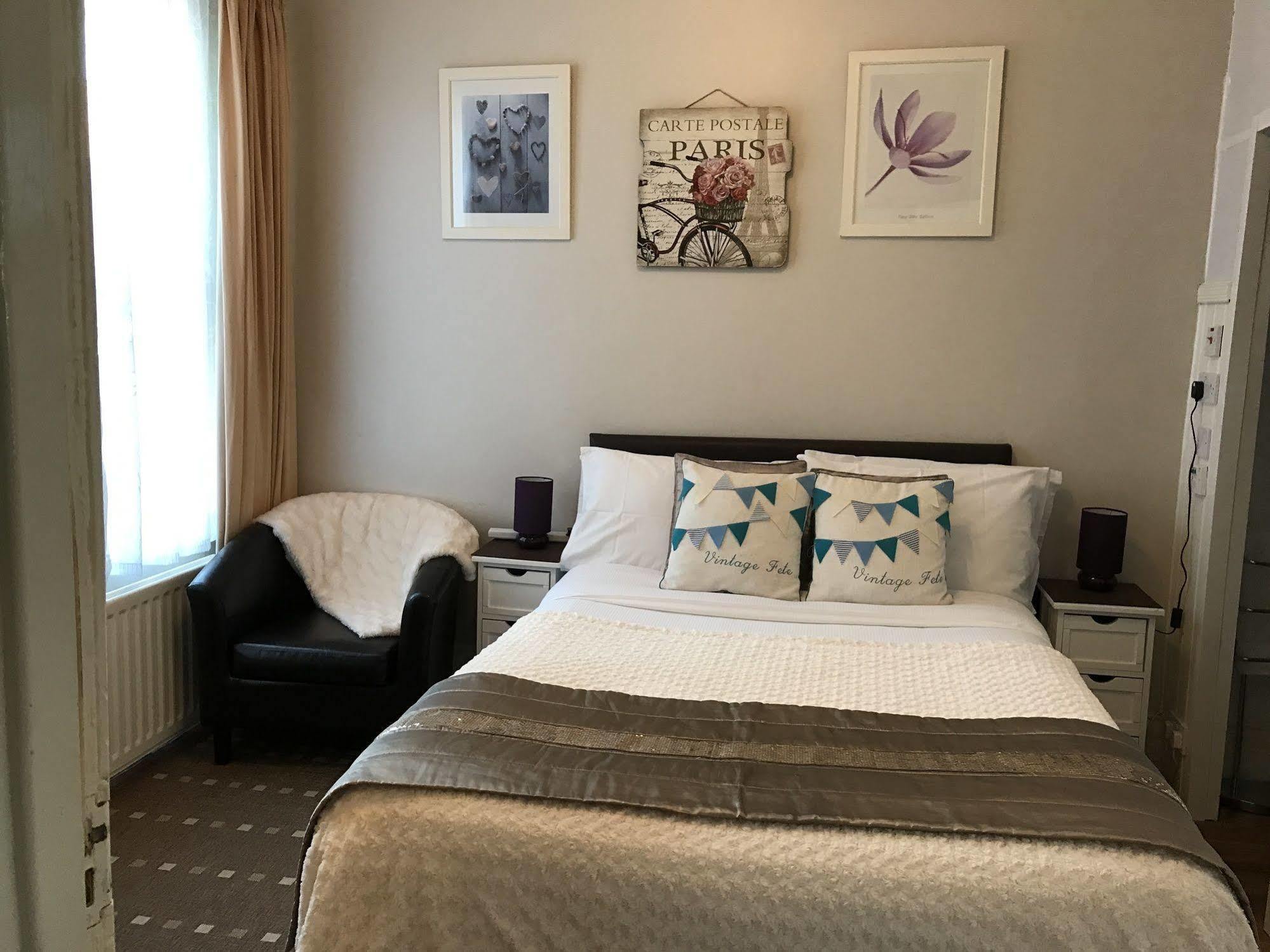 Lighthouse Guest House 惠特利湾 外观 照片